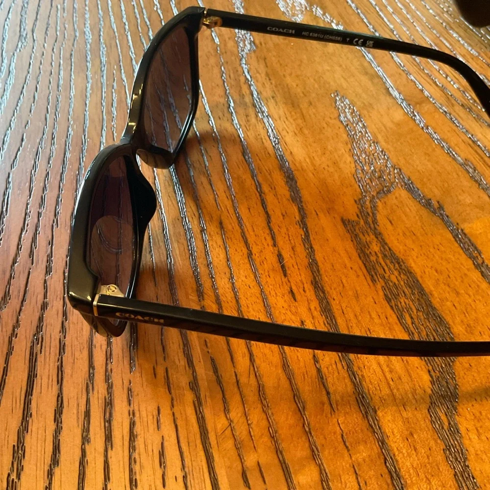 Coach - NWOT .Black Full Rim Square Women's Black Sunglasses - Picture 10 of 10